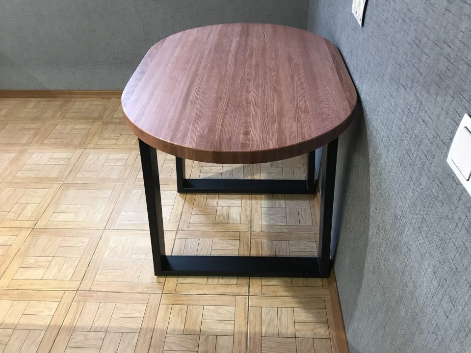 Лофт стол из ясеня в цвете махагон