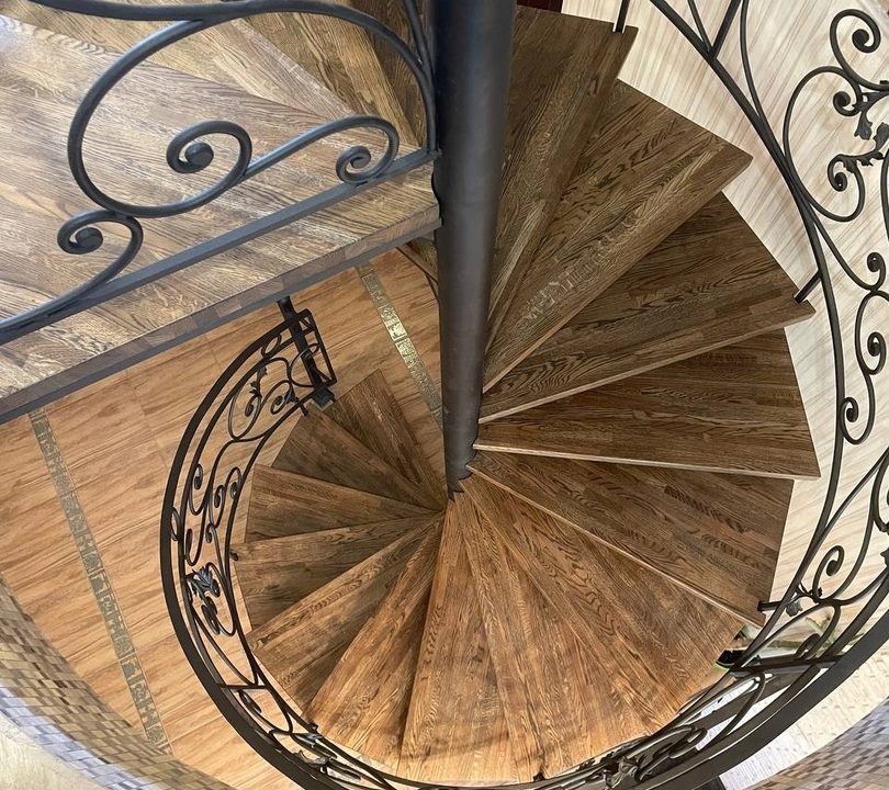 Ступени из сращено ламельного бурого дуба (12)